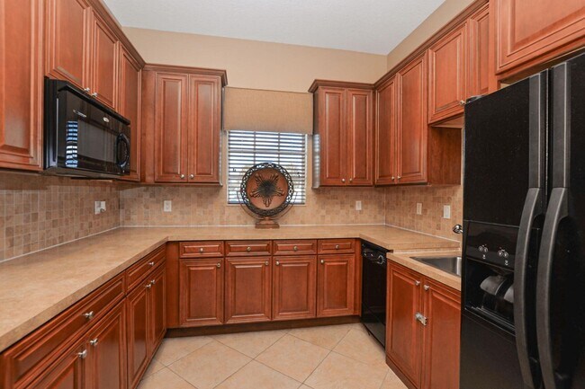 Building Photo - 9756 Palm Breezes Dr