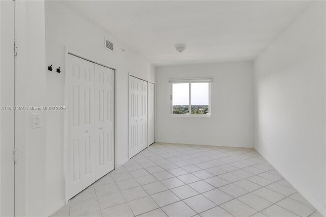 Building Photo - 3500 Coral Wy