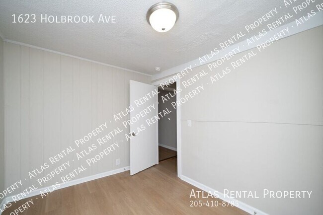 Building Photo - 1623 Holbrook Ave