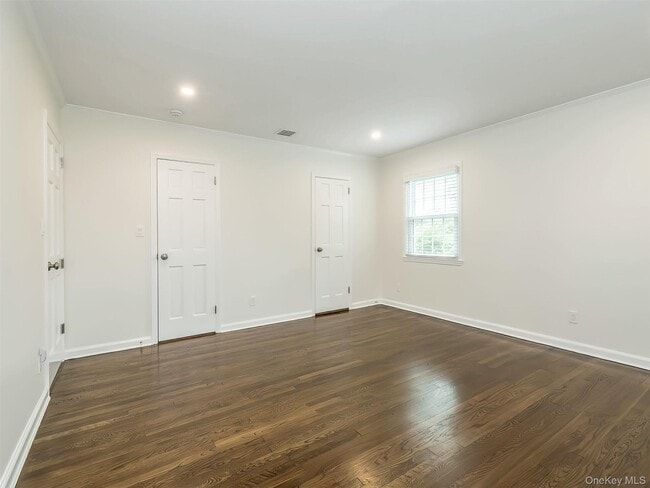 Building Photo - 14 St Pauls Pl