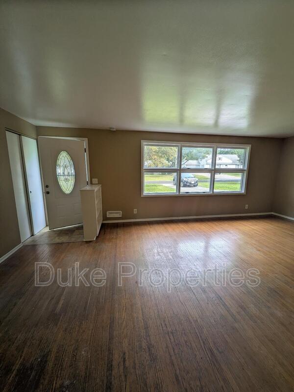 Building Photo - 261 Morrow Dr