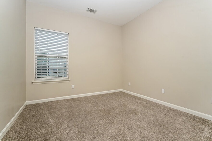 Building Photo - 1281 Winwood Dr