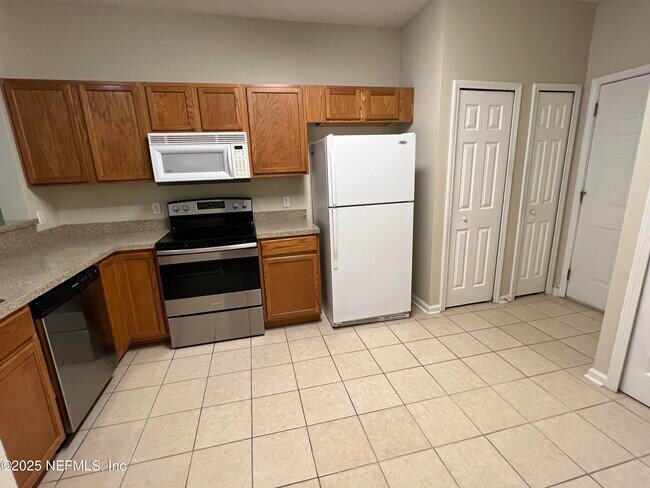 Building Photo - 621 Southbranch Dr