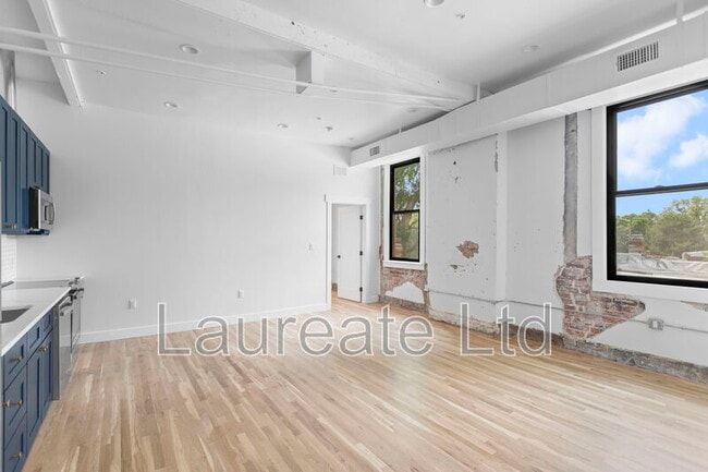 Building Photo - 1736 E 31st Ave