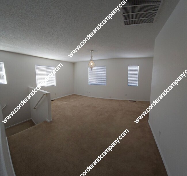 Building Photo - Wonderful 4 Bedroom, 3 Bathroom, 1 Car Gar...