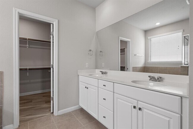 Building Photo - 1509 Everts St