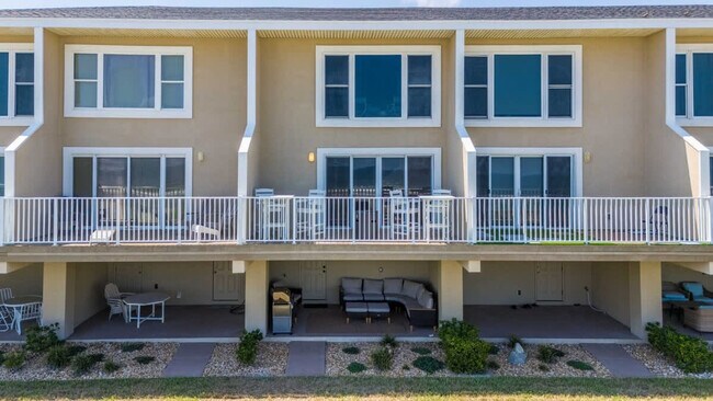 Building Photo - 2010 Ocean Front S
