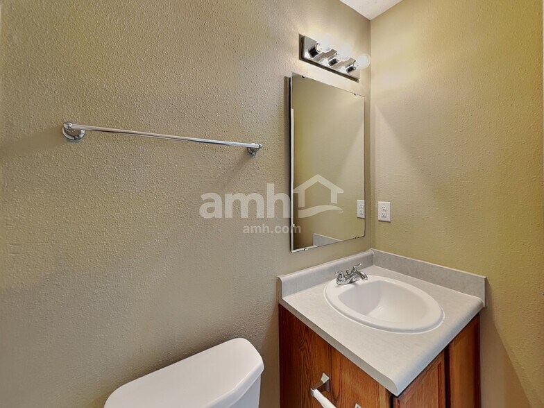 Building Photo - 9915 Sapphire Berry Ln