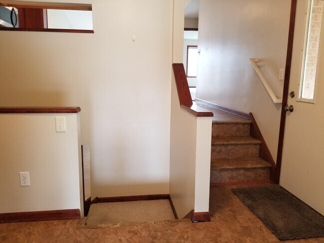 Building Photo - 1623 Lamberton Lake Dr NE