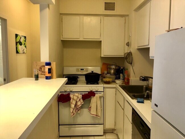 Building Photo - 27 Bowdoin St