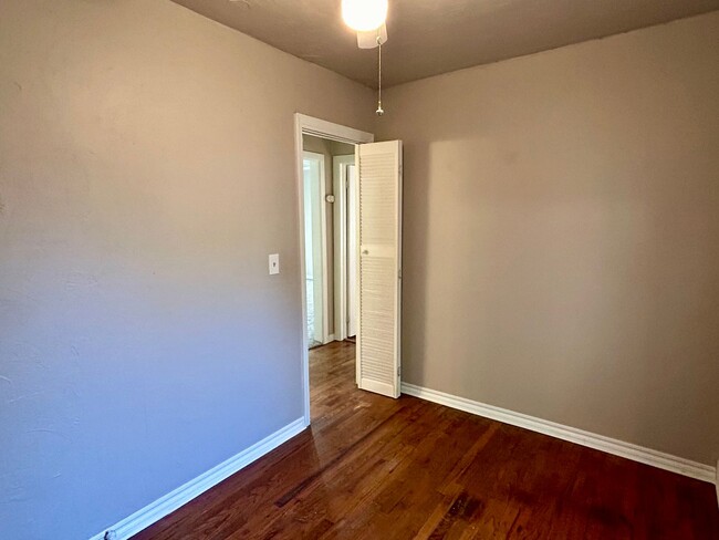 Building Photo - Charming 2 Bed 2 Bath with an Office!