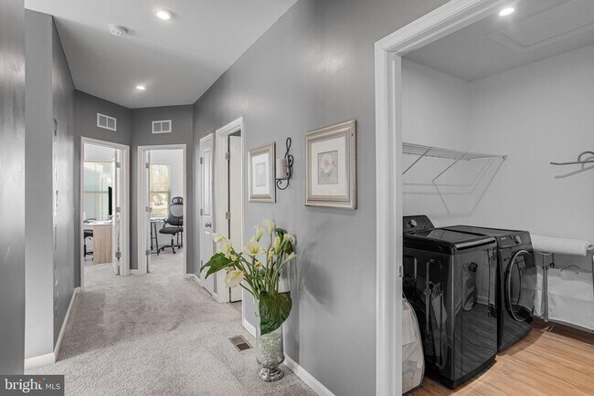 Building Photo - 12950 Blue Sky Pl