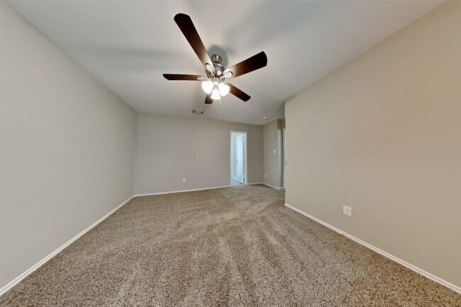 Building Photo - 16907 Spruce Run Dr