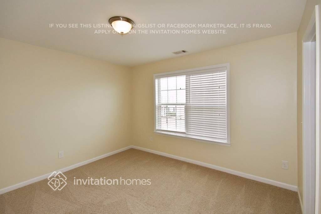 Building Photo - 1712 Sahale Falls Dr