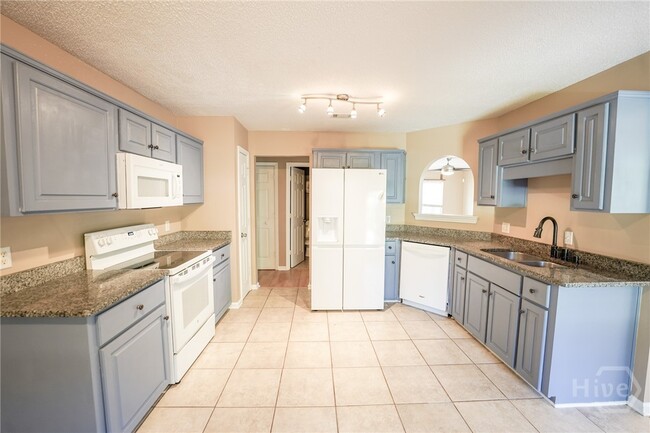 Building Photo - 248 Silver Brook Cir