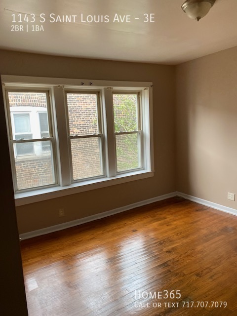 Building Photo - Amazing 2 Bedroom 1 Bathroom - Looking for...