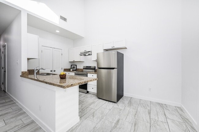 Building Photo - 3911 Casa Blanca Lake Rd