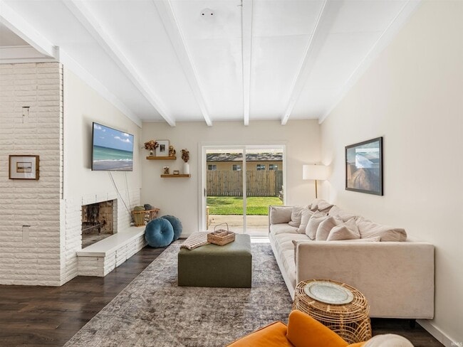 Building Photo - 2924 Santa Rosa Dr