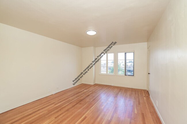 Building Photo - 31 Excelsior Ct