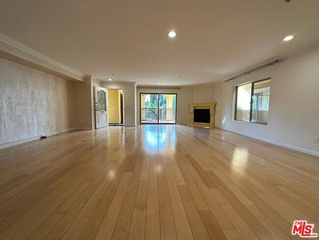 Primary Photo - 2435 Florencita Dr W