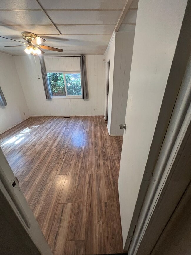 Building Photo - Magalia Home for rent, 1 car garage, 2 bed...