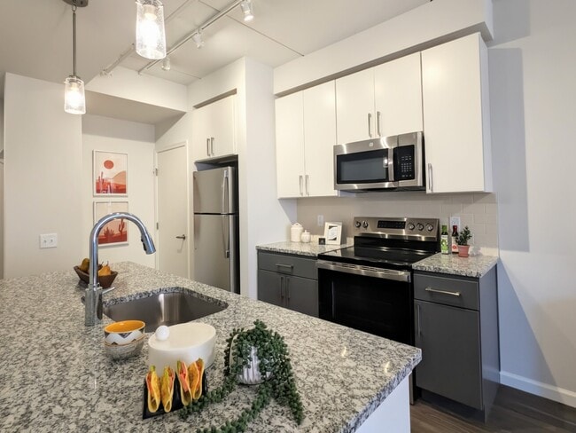 Building Photo - Gallery 118