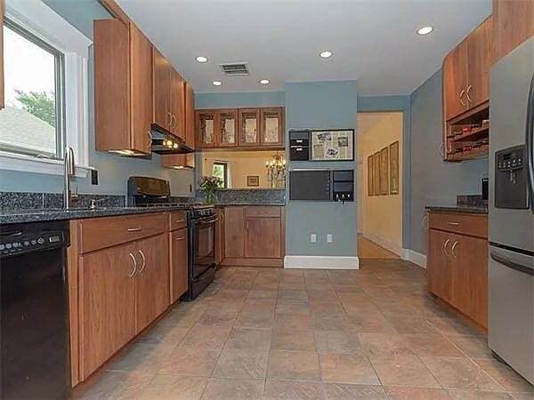 Building Photo - 33 Chetwynd Rd