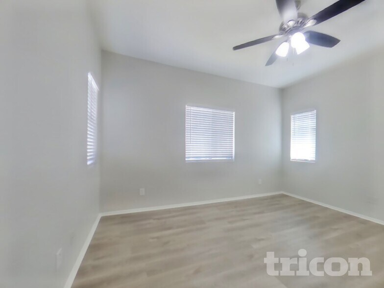 Building Photo - 14953 N 142nd Dr.