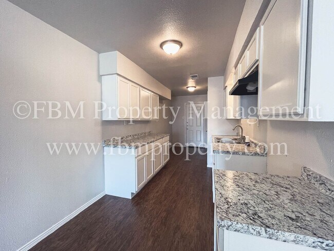 Building Photo - 1603 S Hall St