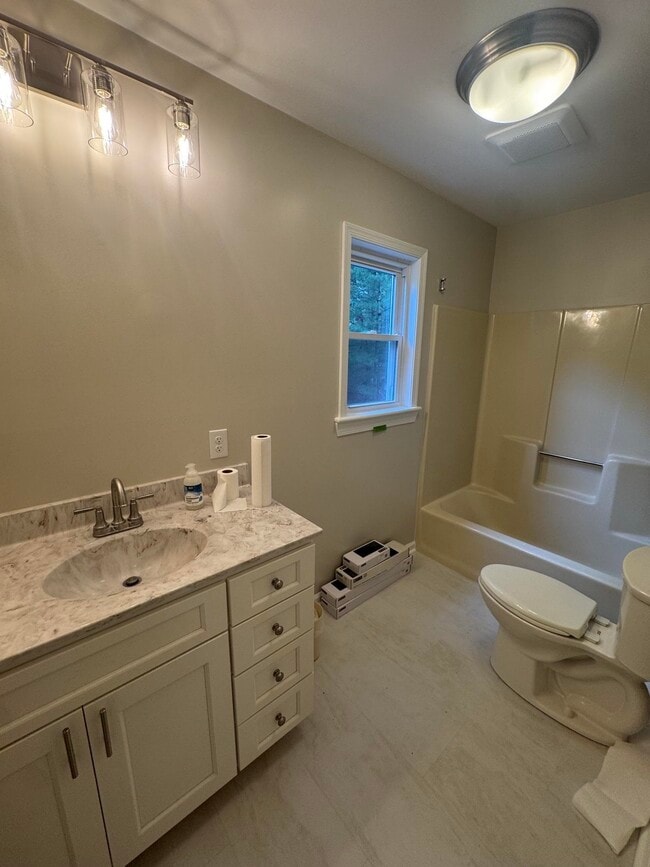 Building Photo - 250 Bobcat Ln