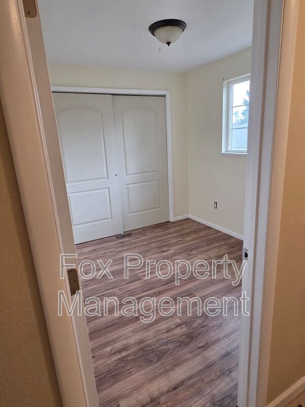 Building Photo - 710 W Cleveland Cir