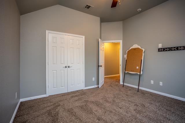 Building Photo - 2208 Kingsley Dr