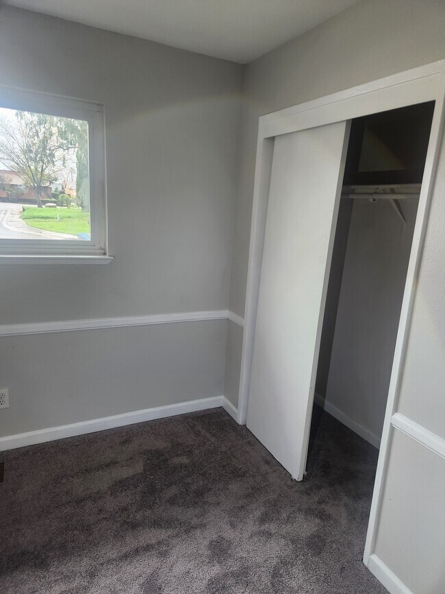 Building Photo - 2036 Milky Way