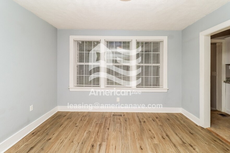 Building Photo - 335 E Ridgeway St