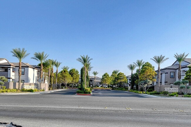 Building Photo - Beautiful unfurnished 2 bedroom in the Sou...