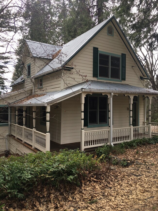 Building Photo - 228 B St