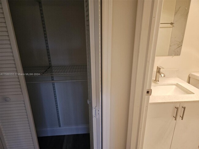 Building Photo - 97 Deer Creek Rd