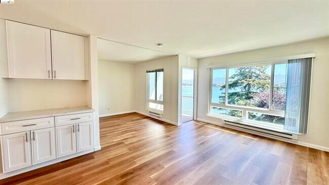 Building Photo - UPGRADED, TOP FLOOR, WATER VIEW STUDIO at WATERGATE