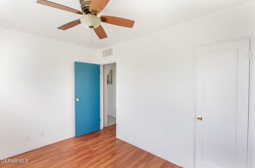 Building Photo - 4305 Frankfort Ave