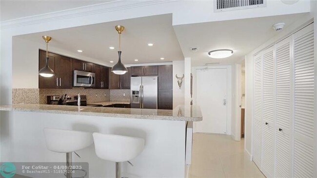 Building Photo - 3900 Galt Ocean Dr