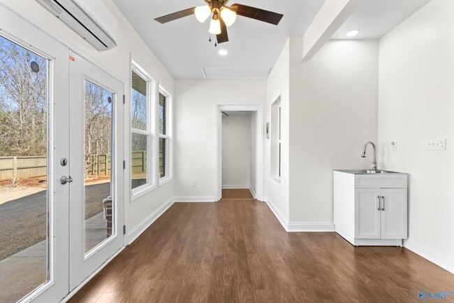 Building Photo - 166 Kenton Ln