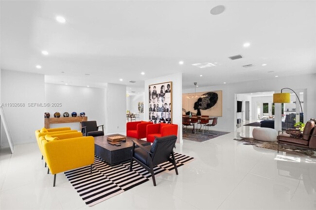 Building Photo - 5055 N Bay Rd