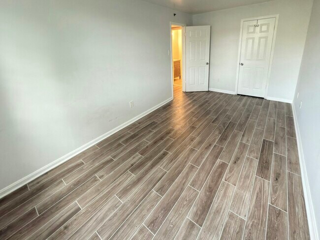 Building Photo - 1260 Sugarwood Cir