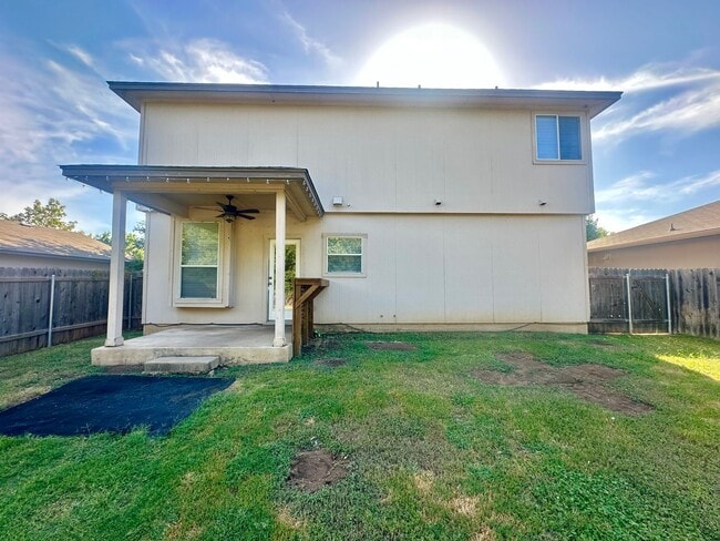 Building Photo - 4 BED 3 BATH IN ROUND ROCK TX