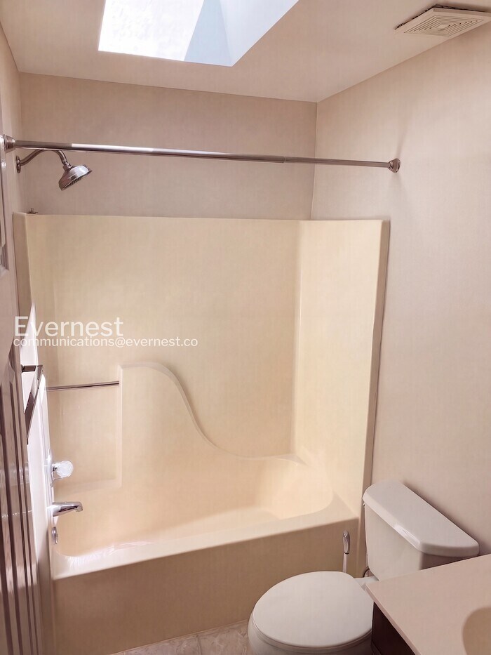 Building Photo - 2316 Horsley Dr