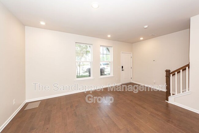 Building Photo - 139 Rowans Creek Dr