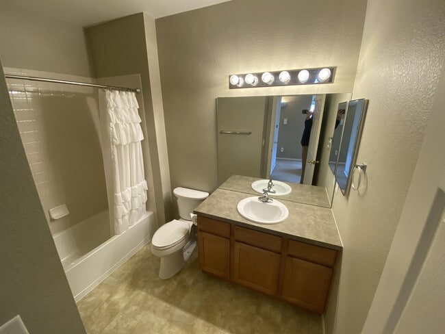 Building Photo - 2115 Grays Peak Dr