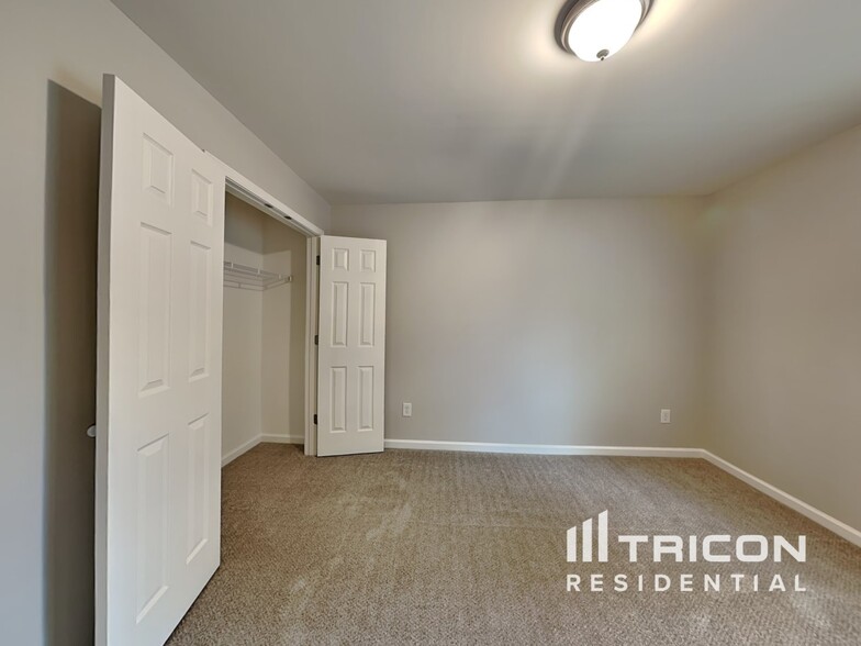 Building Photo - 110 Summerbrook Rd