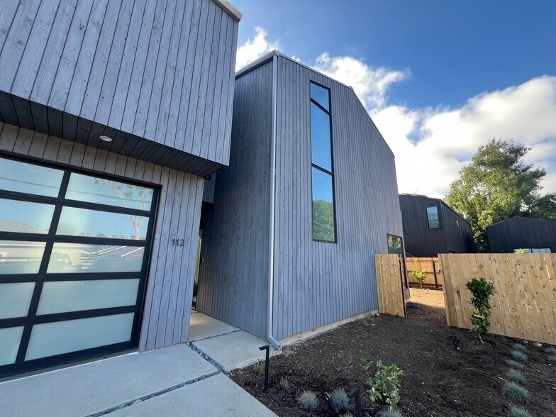 Building Photo - 112 Grandview St