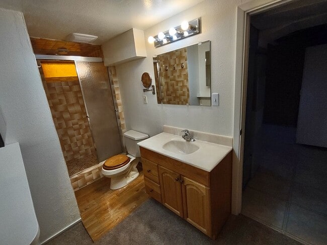 Building Photo - ALL PROSPECTIVE TENANTS MUST SUBMIT A $58 ...